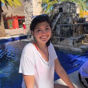 Meet your Posher, Abby